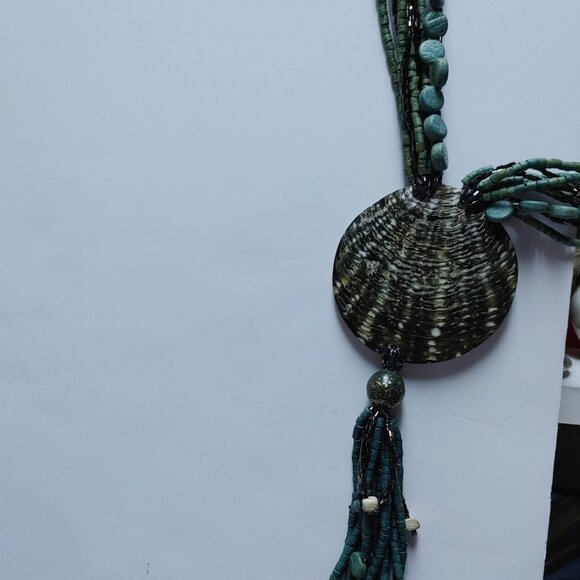 3/$30 Boho 70s Large Seashell Pendant Teal Wooden Bead Layered Necklacr Retro - Picture 3 of 10